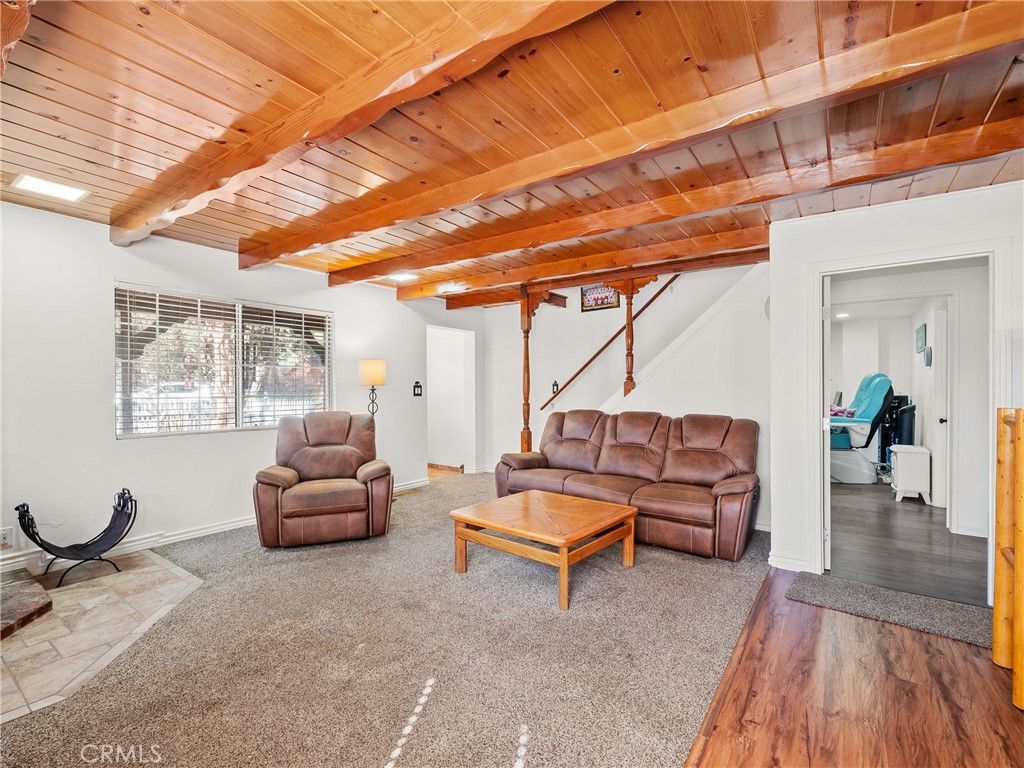 1036 Greenway Drive Property Photo 6
