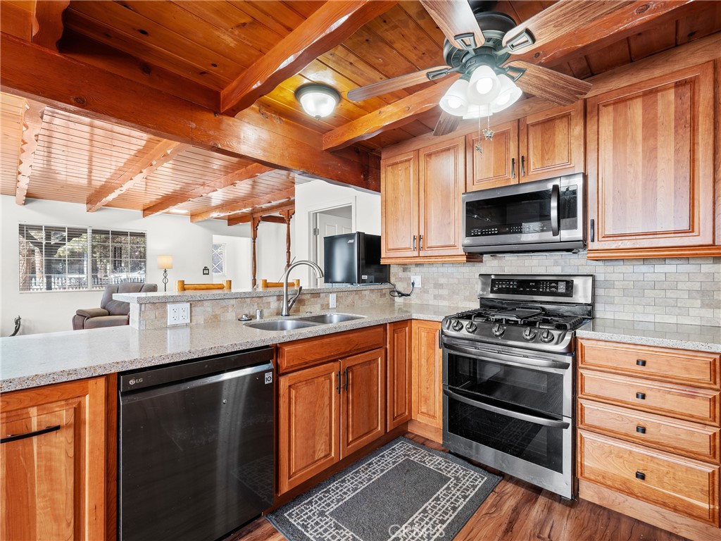 1036 Greenway Drive Property Photo 10