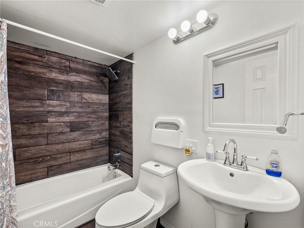 1036 Greenway Drive Property Photo 30