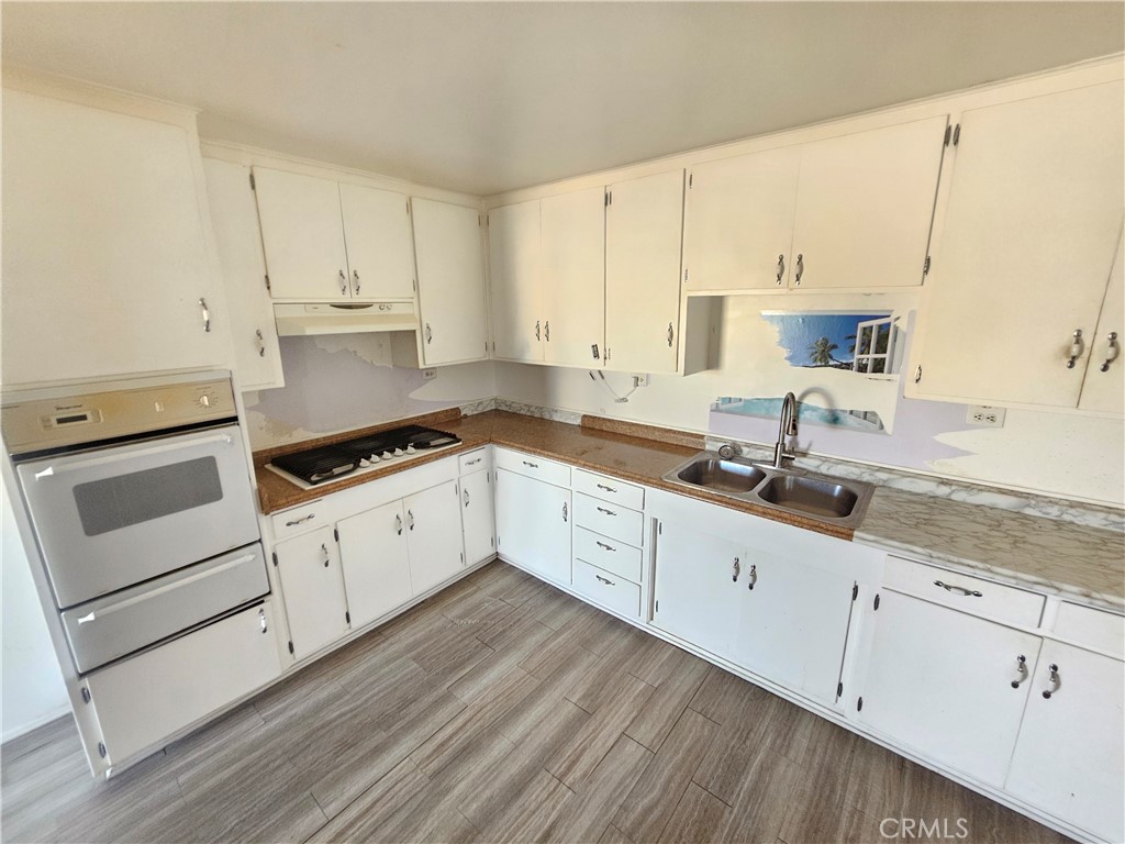 11874 Yates Avenue Property Photo 5