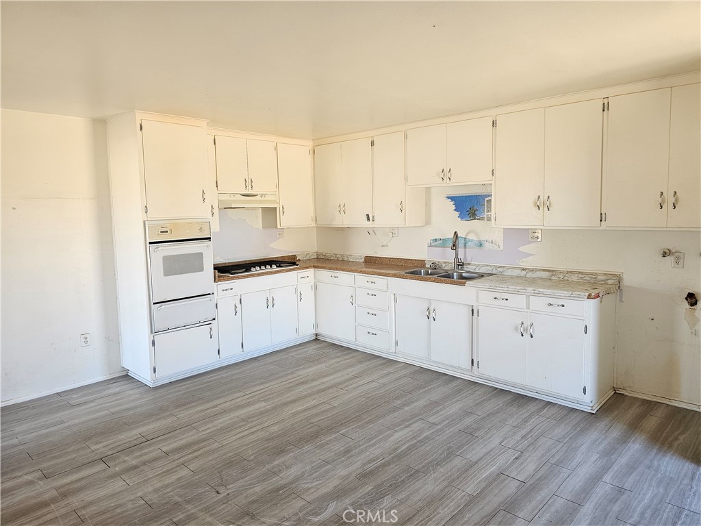 11874 Yates Avenue Property Photo 7