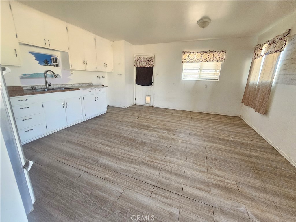 11874 Yates Avenue Property Photo 8