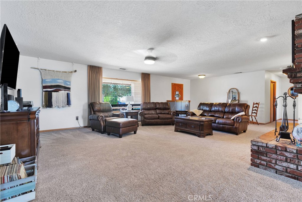 7067 El Cajon Drive Property Photo 8