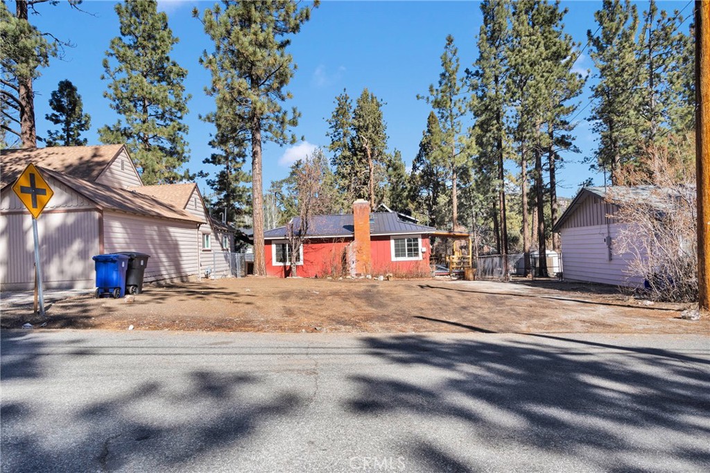313 E Mojave Boulevard Property Photo 2