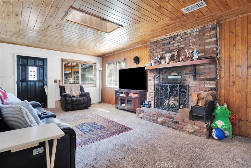 313 E Mojave Boulevard Property Photo 7