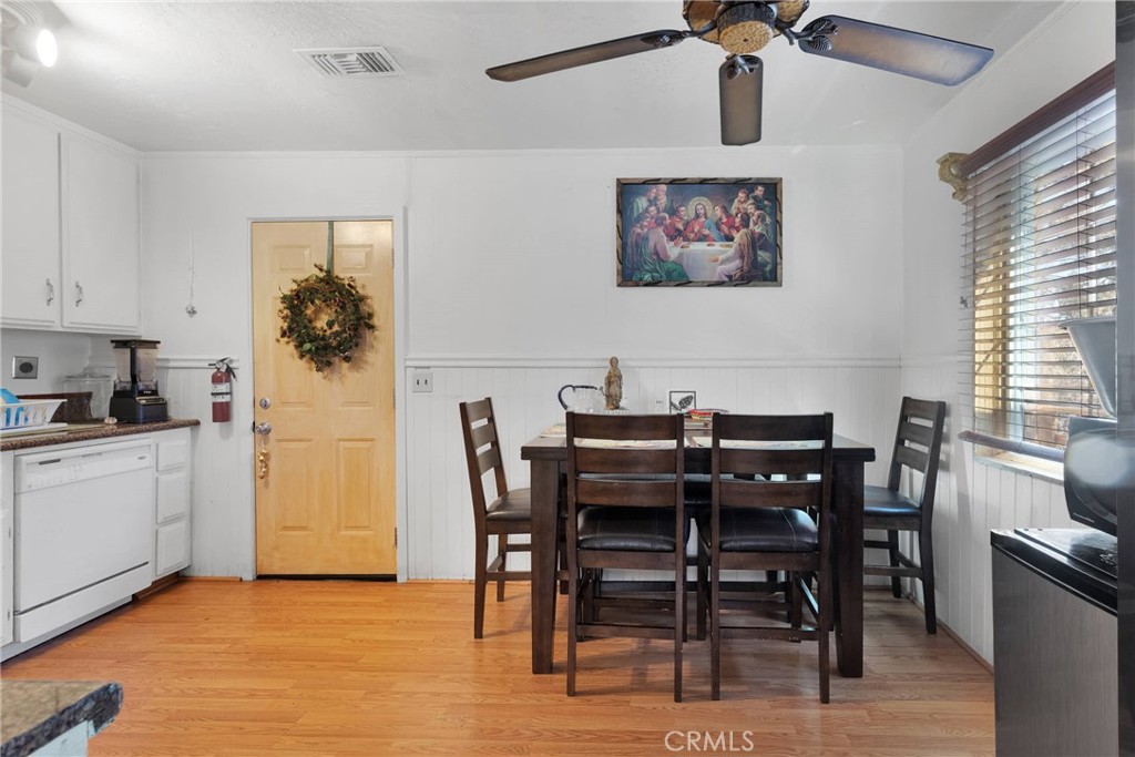 313 E Mojave Boulevard Property Photo 12