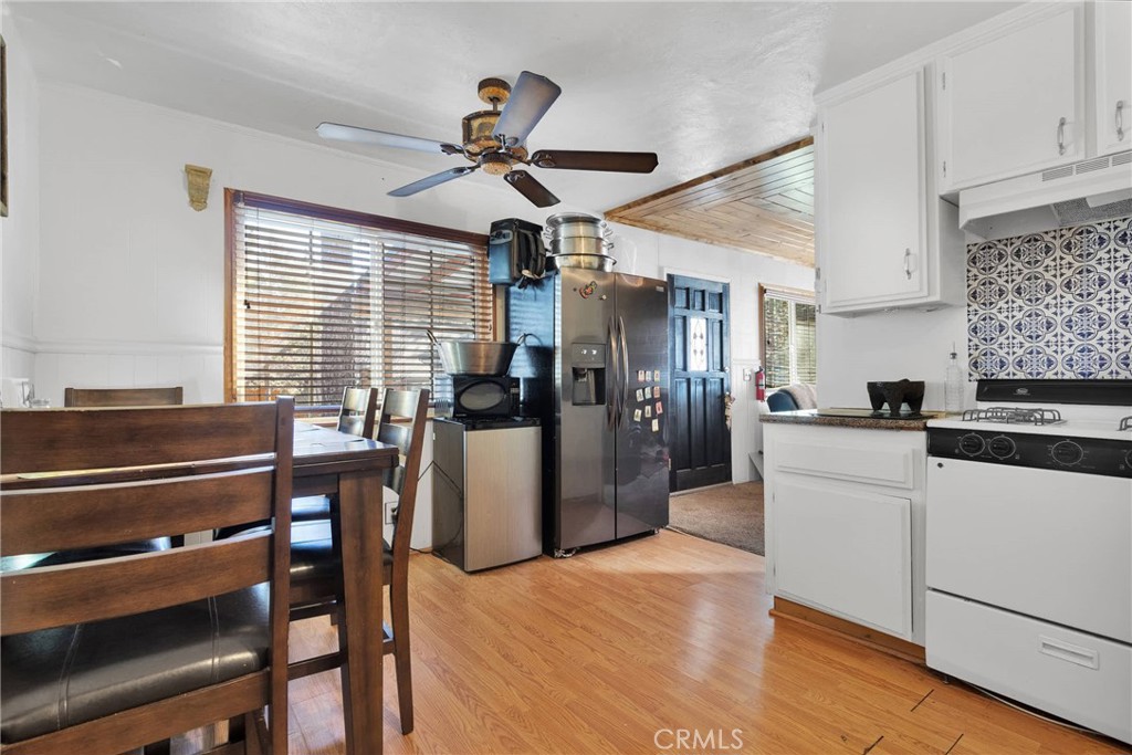 313 E Mojave Boulevard Property Photo 13