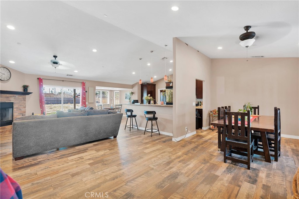 14741 Lilac Street Property Photo 7