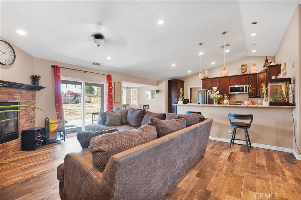 14741 Lilac Street Property Photo 12