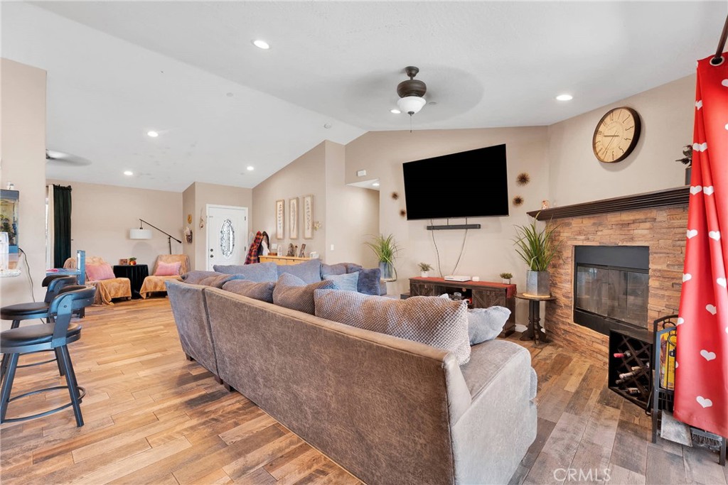 14741 Lilac Street Property Photo 14