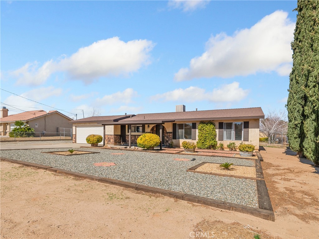 17678 Yucca Street Property Photo 3