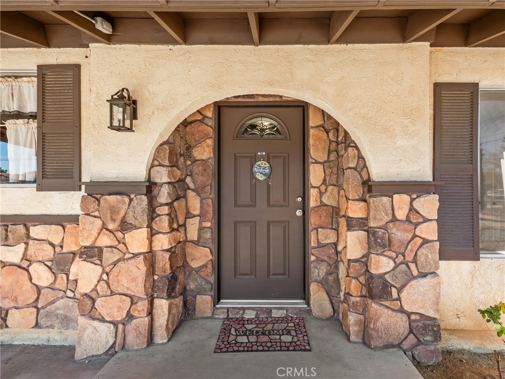 17678 Yucca Street Property Photo 5