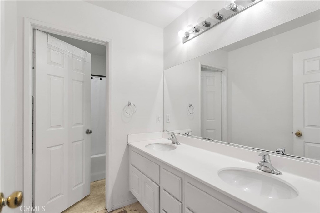12932 Clovis Court Property Photo 18