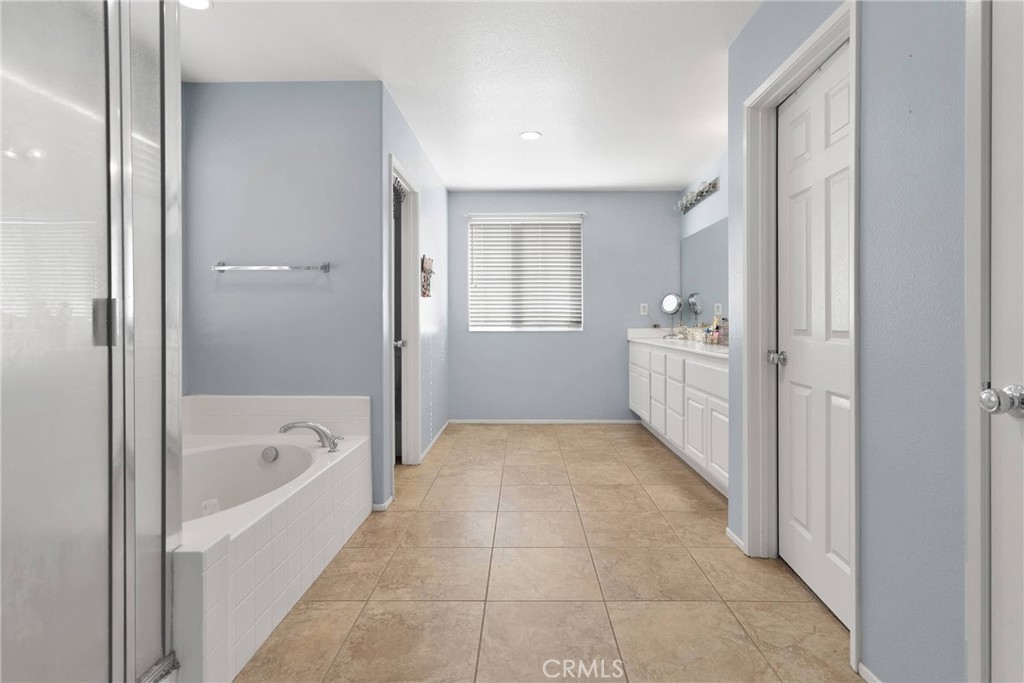 12932 Clovis Court Property Photo 22
