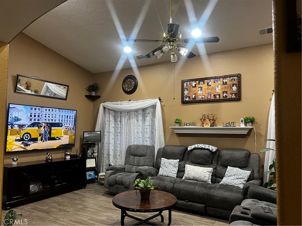 14792 Live Oak Street Property Photo 7