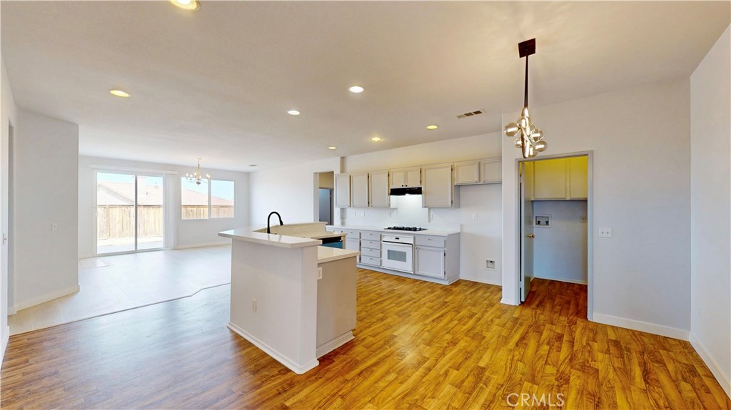 12912 Amador Street Property Photo 9