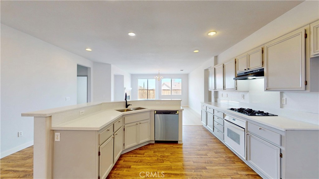 12912 Amador Street Property Photo 10