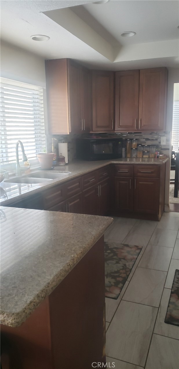 6394 Pine Avenue Property Photo 7