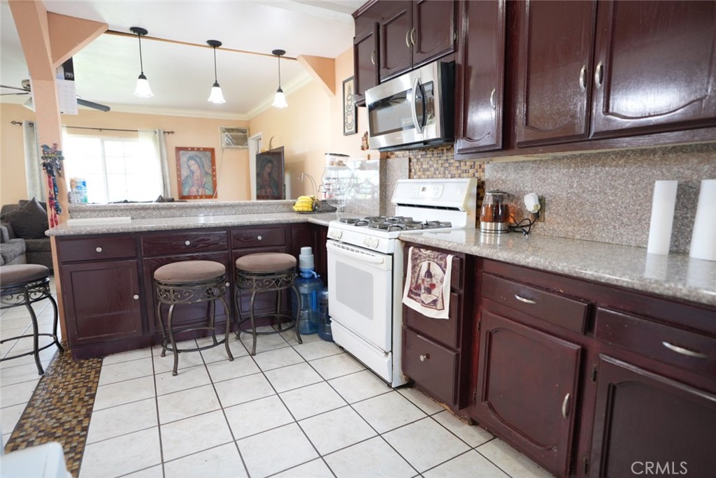 17850 Barbee Street Property Photo 8
