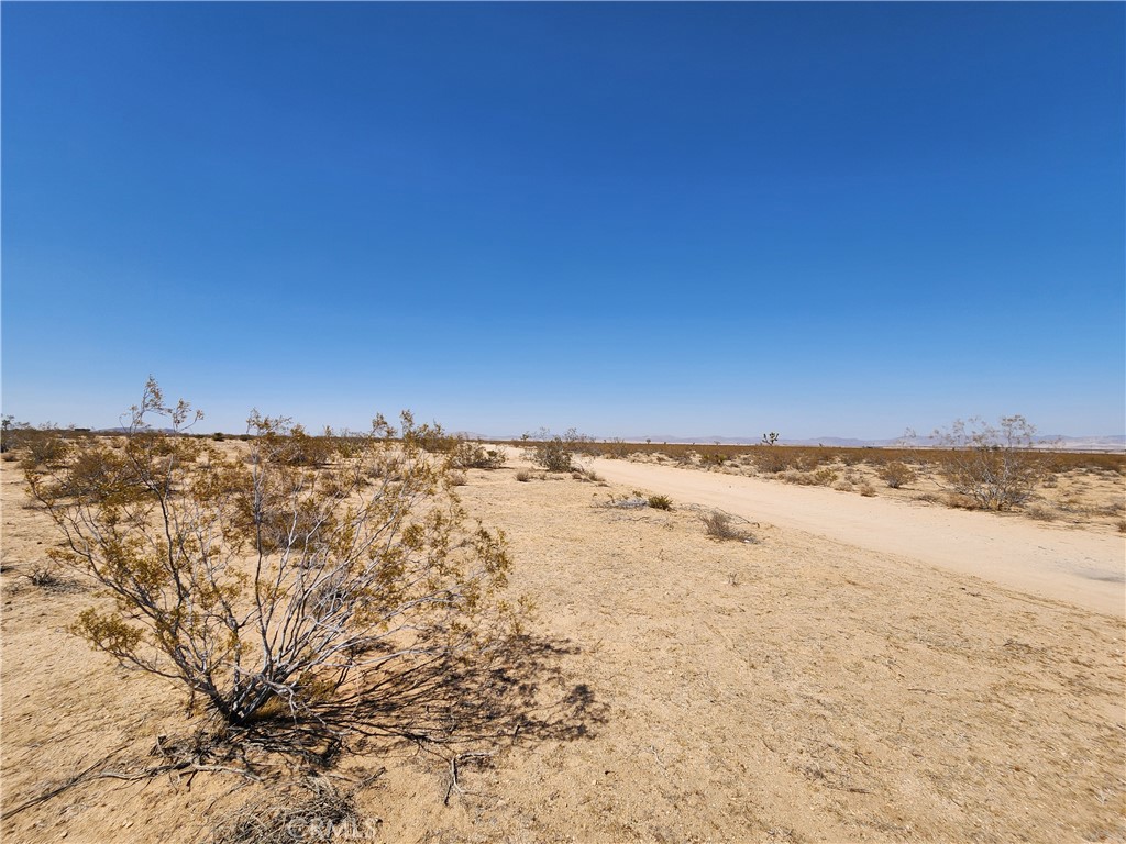 2020 Sunset Road Property Photo 3