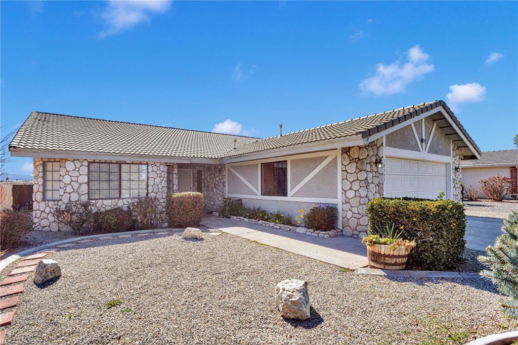 18043 Sunburst Road Property Photo 3