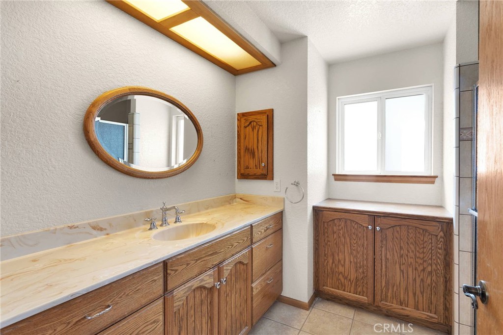 18043 Sunburst Road Property Photo 8