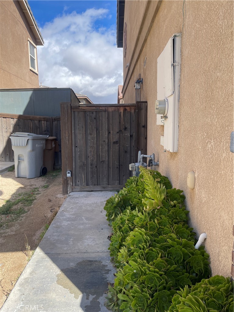 13118 Cerritos Court Property Photo 4