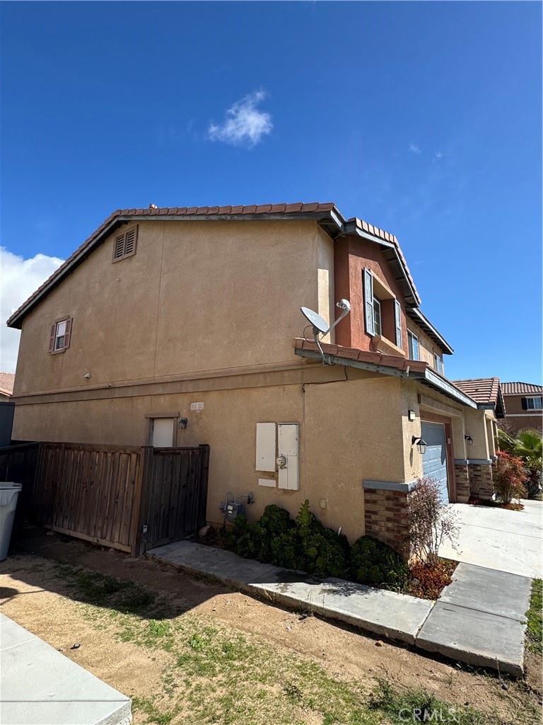 13118 Cerritos Court Property Photo 7