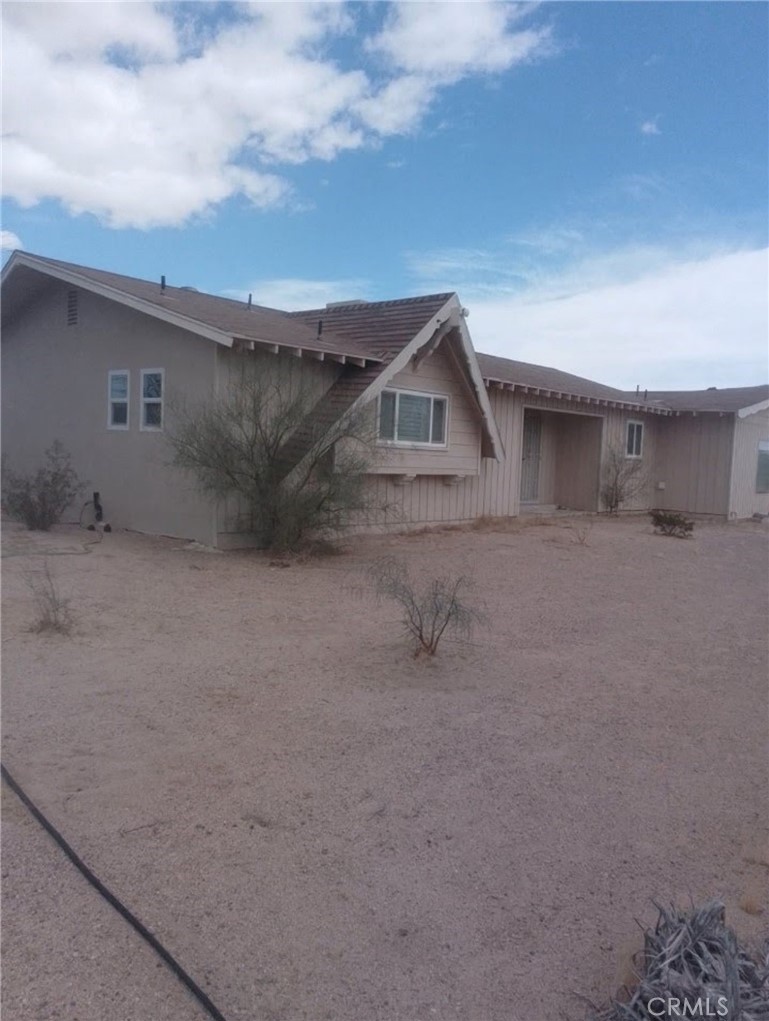 46838 Twin Lakes Drive Property Photo