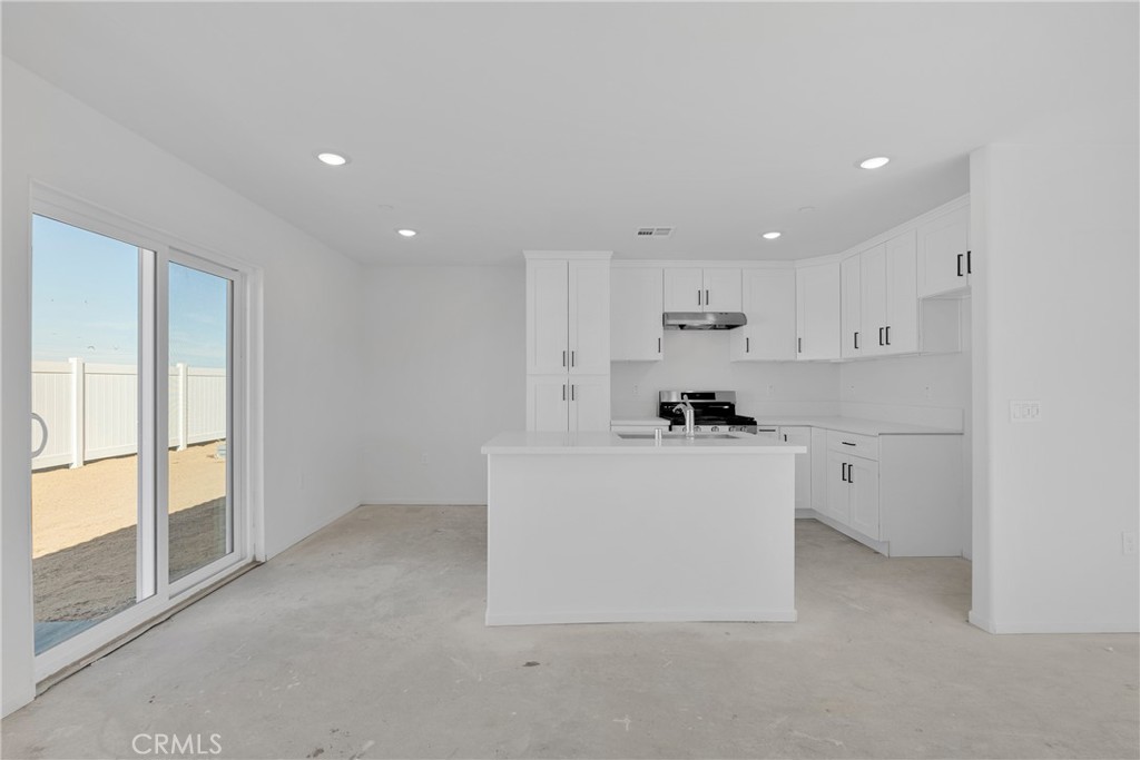 10158 Kemper Avenue Property Photo 9