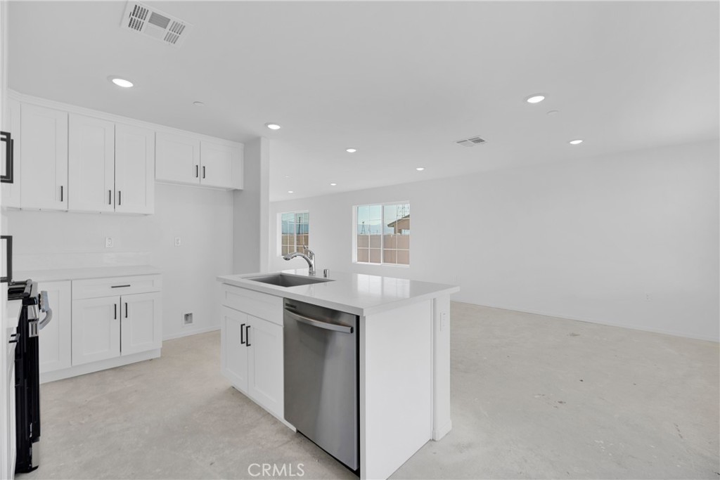 10158 Kemper Avenue Property Photo 11