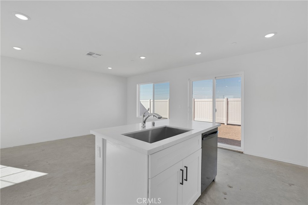10158 Kemper Avenue Property Photo 12