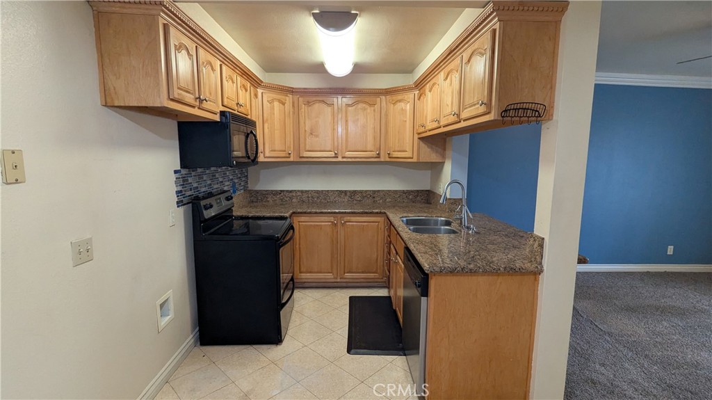 1735 E Washington Street G22 Property Photo 1