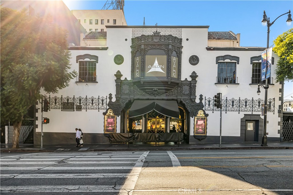 1735 Vine Street Property Photo 1