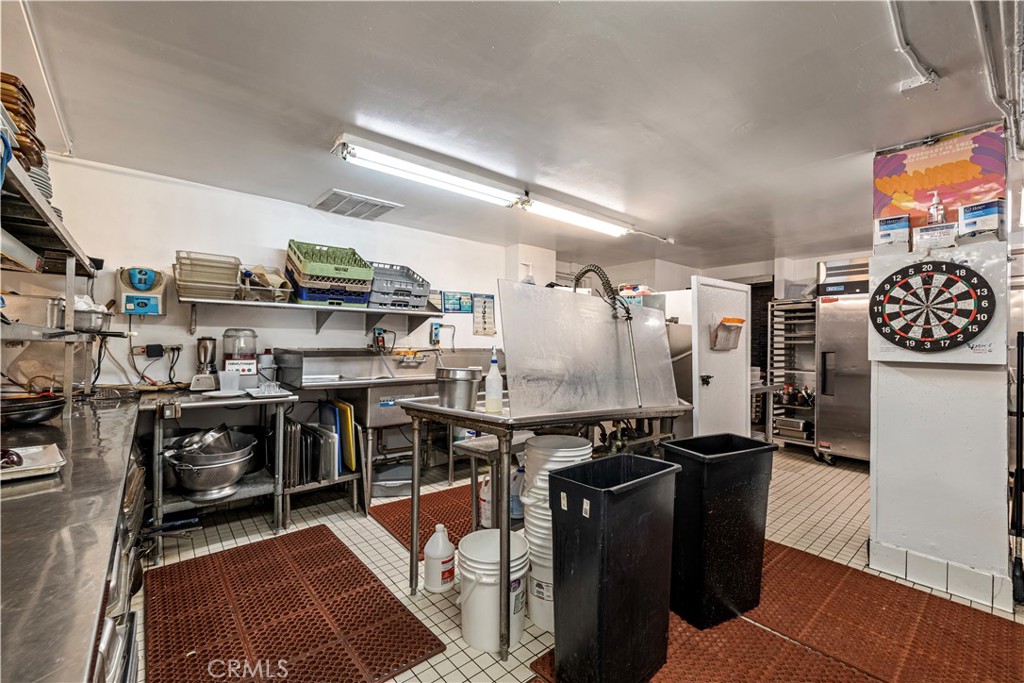1735 Vine Street Property Photo 8