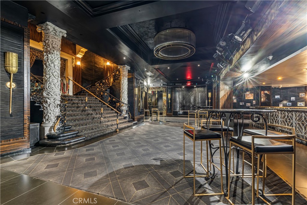 1735 Vine Street Property Photo 16