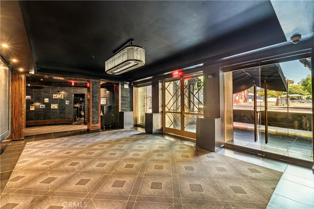 1735 Vine Street Property Photo 17