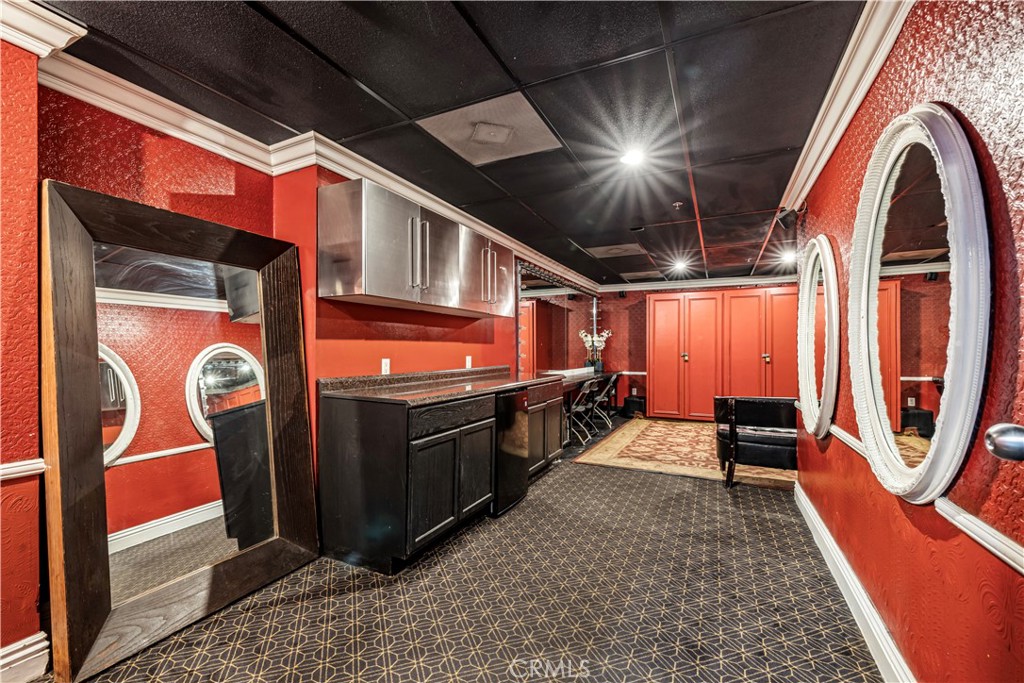 1735 Vine Street Property Photo 30