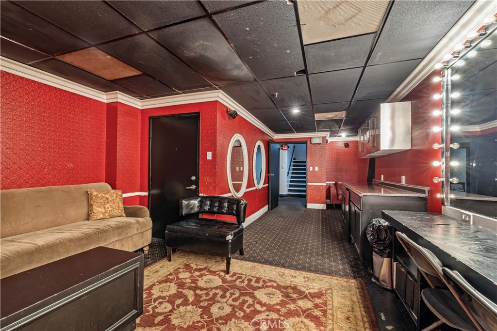 1735 Vine Street Property Photo 31
