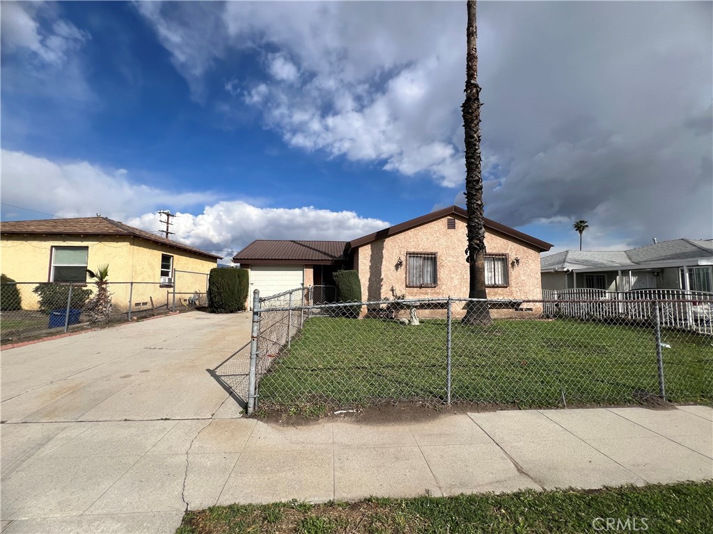 1341 N Pico Avenue Property Photo