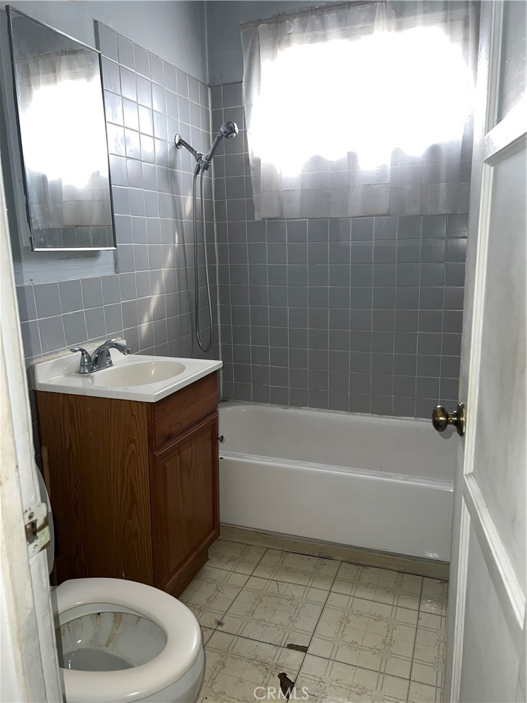 1341 N Pico Avenue Property Photo 7