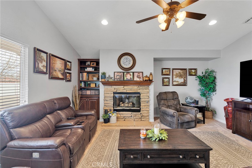 14840 Brewster Lane Property Photo 8