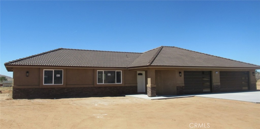 16562 Mesquite Road Property Photo 1
