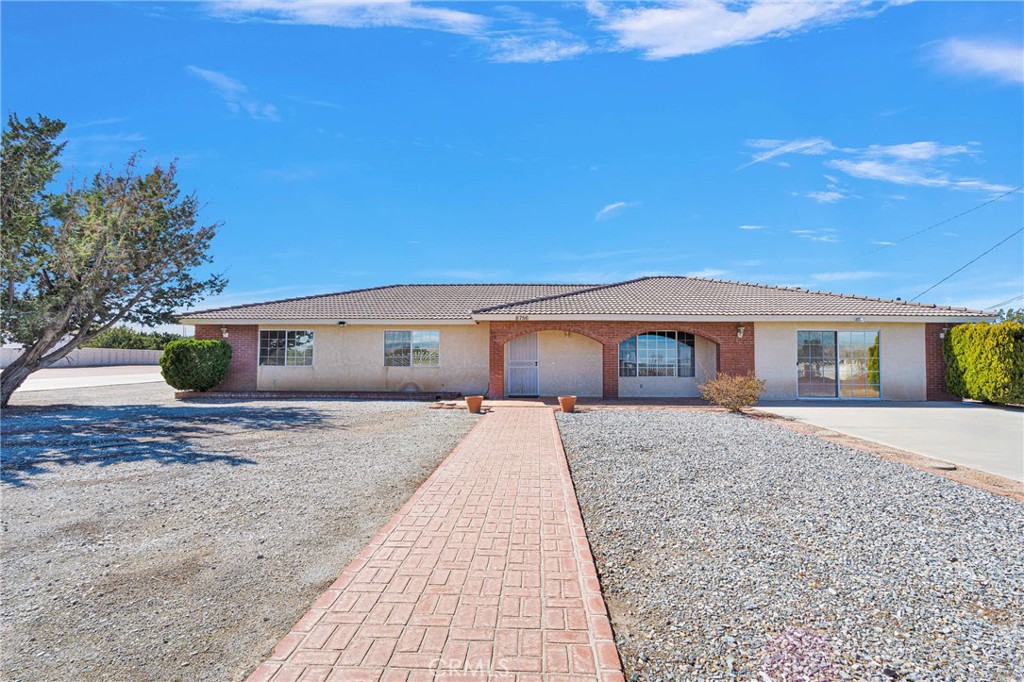 8756 Oakwood Avenue Property Photo