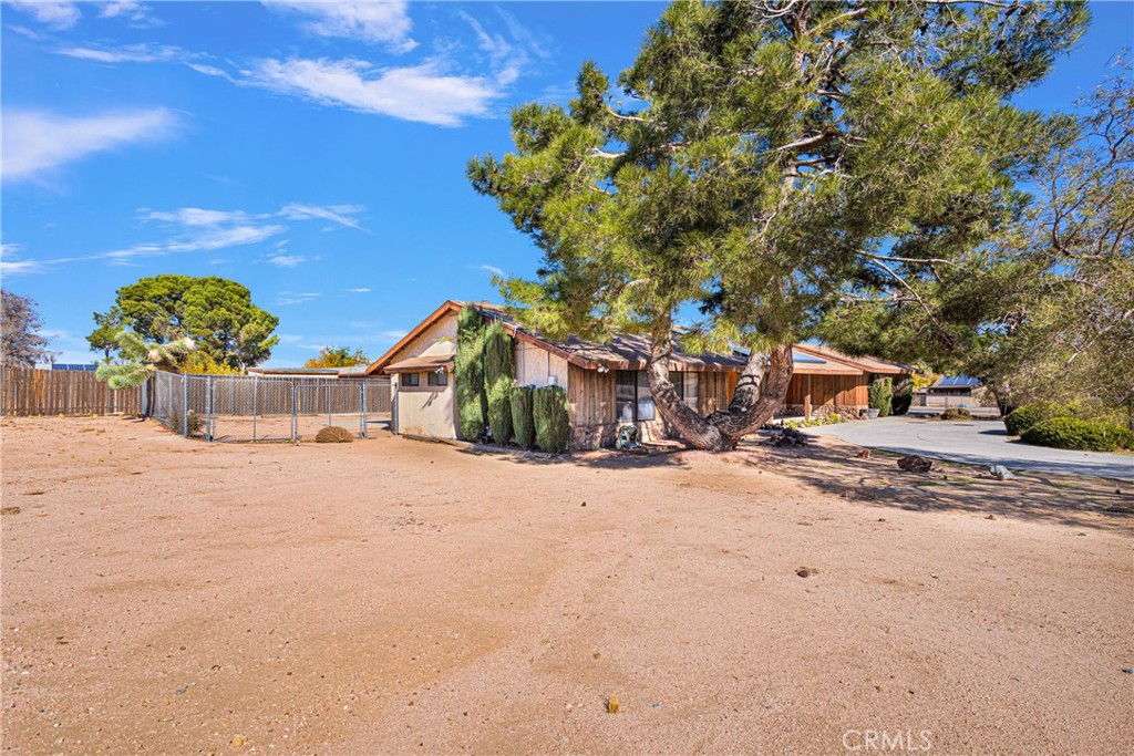 18110 Fairburn Street Property Photo 4