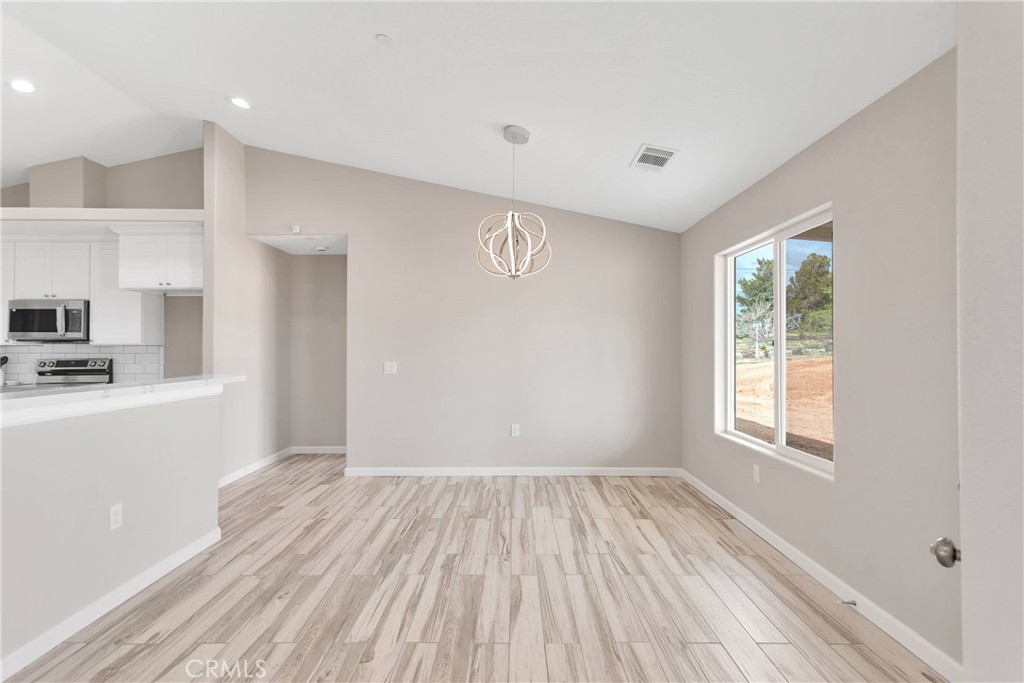 18420 Wisteria Street Property Photo 4