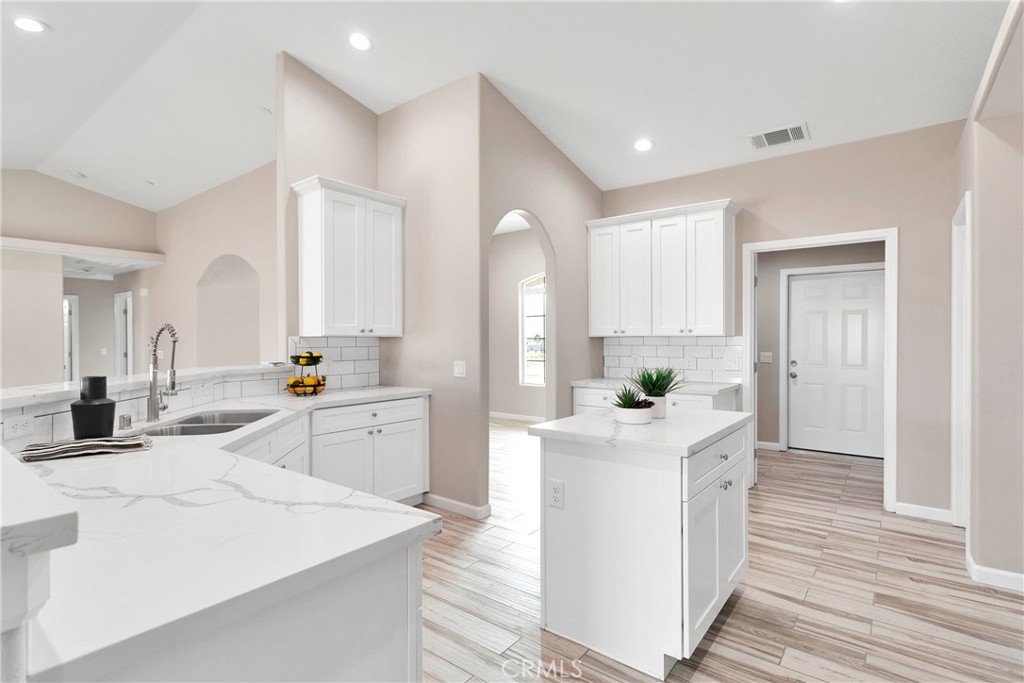 18420 Wisteria Street Property Photo 5