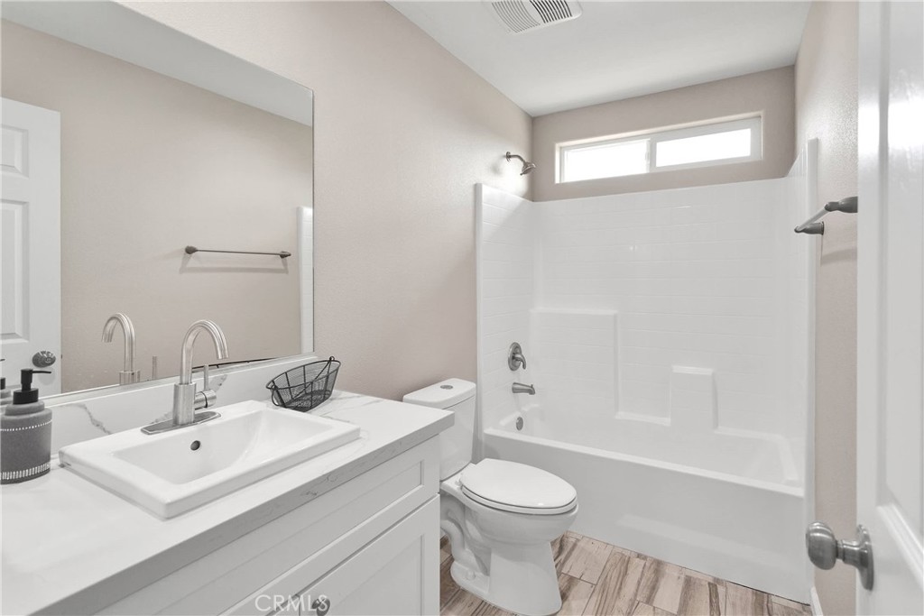 18420 Wisteria Street Property Photo 24