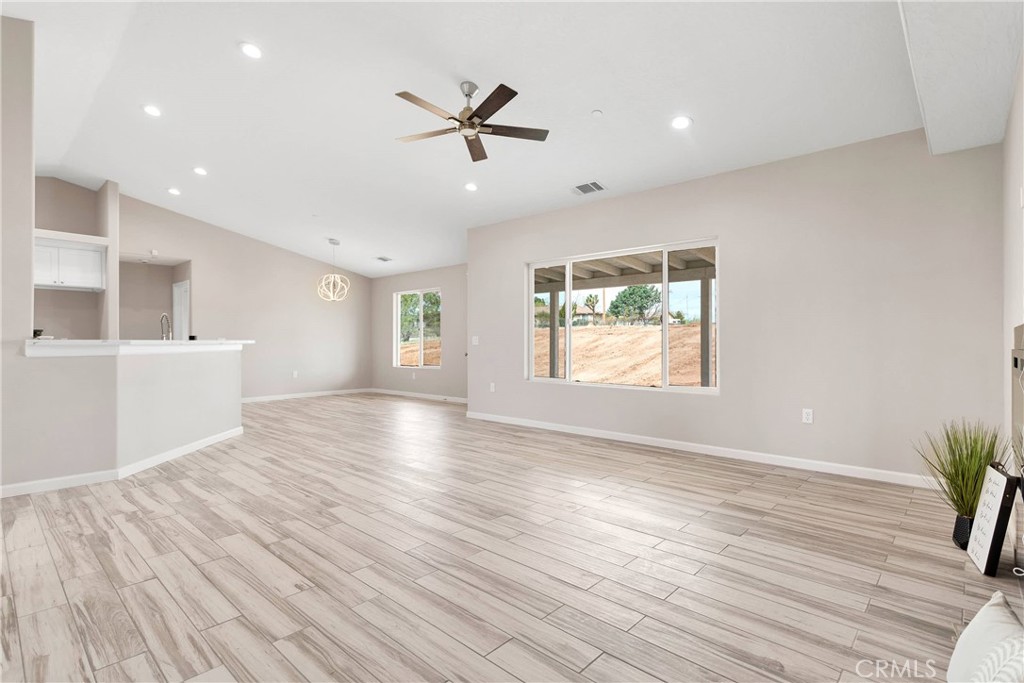 18420 Wisteria Street Property Photo 27