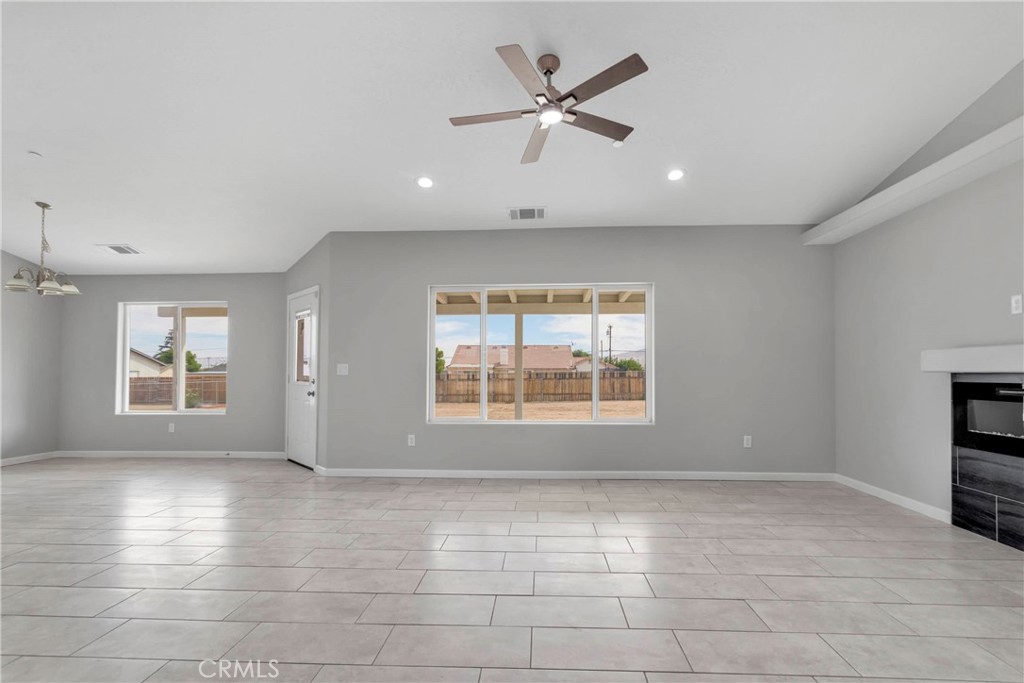 8569 Oakwood Avenue Property Photo 8